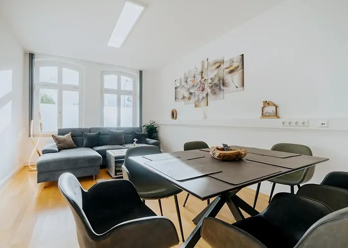Blissplace 3 Zi Premium Apartment Nahe Getec Arena Mit Kingsize Betten Und Balkon