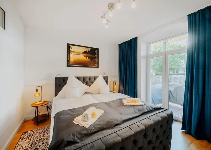 Blissplace 3 Zi Premium Apartment Nahe Getec Arena Mit Kingsize Betten Und Balkon
